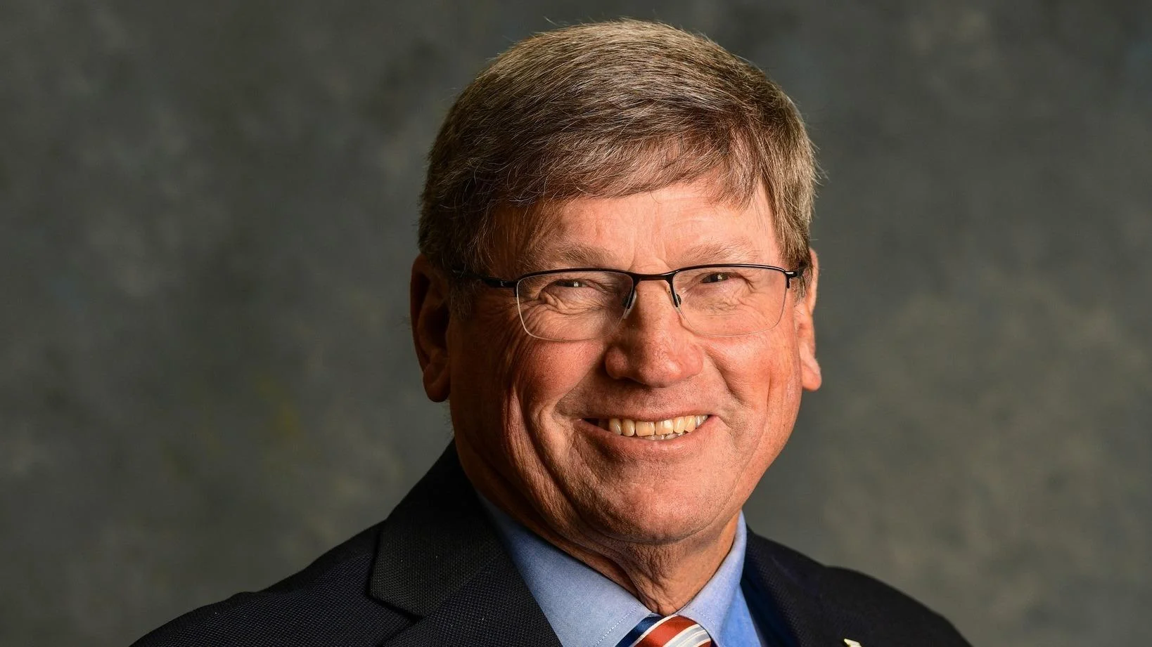 Rosenthal attends Midwest Legislative Conference in Minnesota with Illinois colleagues