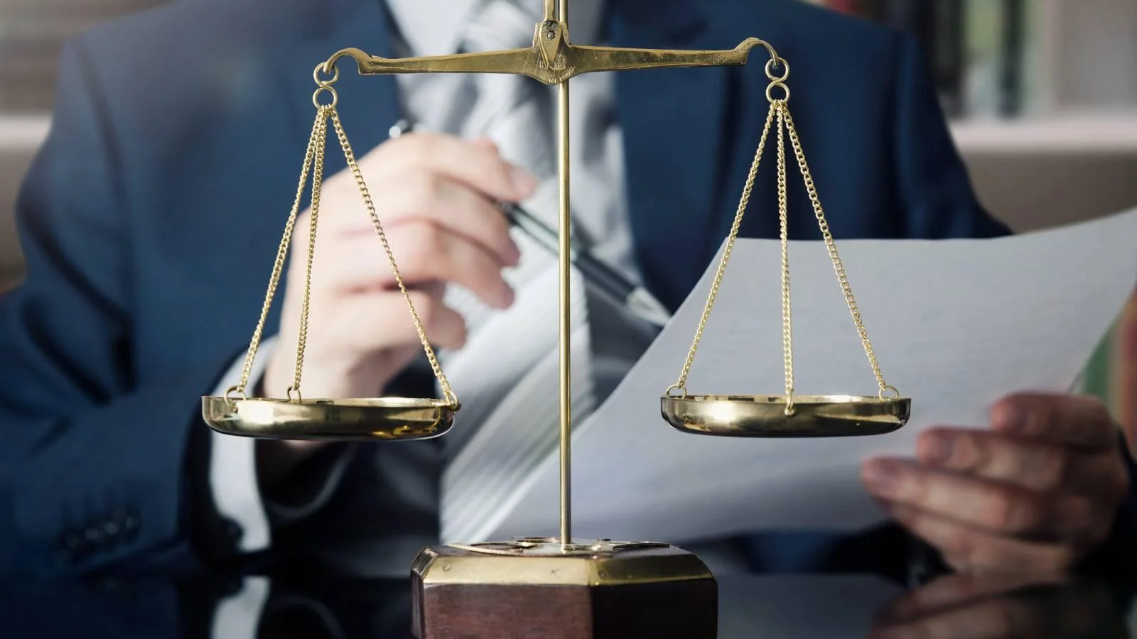 How many lawyers were eligible to practice law in cities in Williamson County in July?