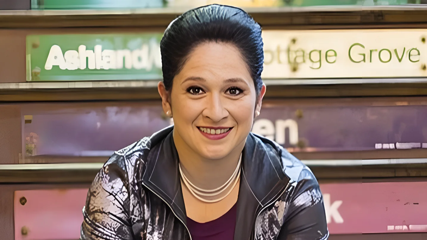 Comptroller Mendoza offers tips for back-to-school shopping and budgeting